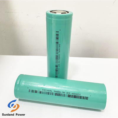 3.0V 15Ah Baterai Sodium Ion Silinder 40140 Baterai Dengan Tingkat 3C Untuk Sistem Energi Surya